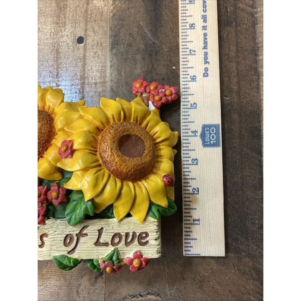 Sunflower Resin Wall Plaque W/‎ Moving Bird On Spring 